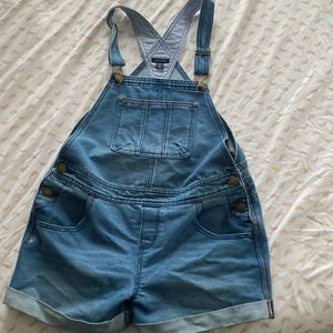 Tommy Hilfiger short overalls in excellent condition
